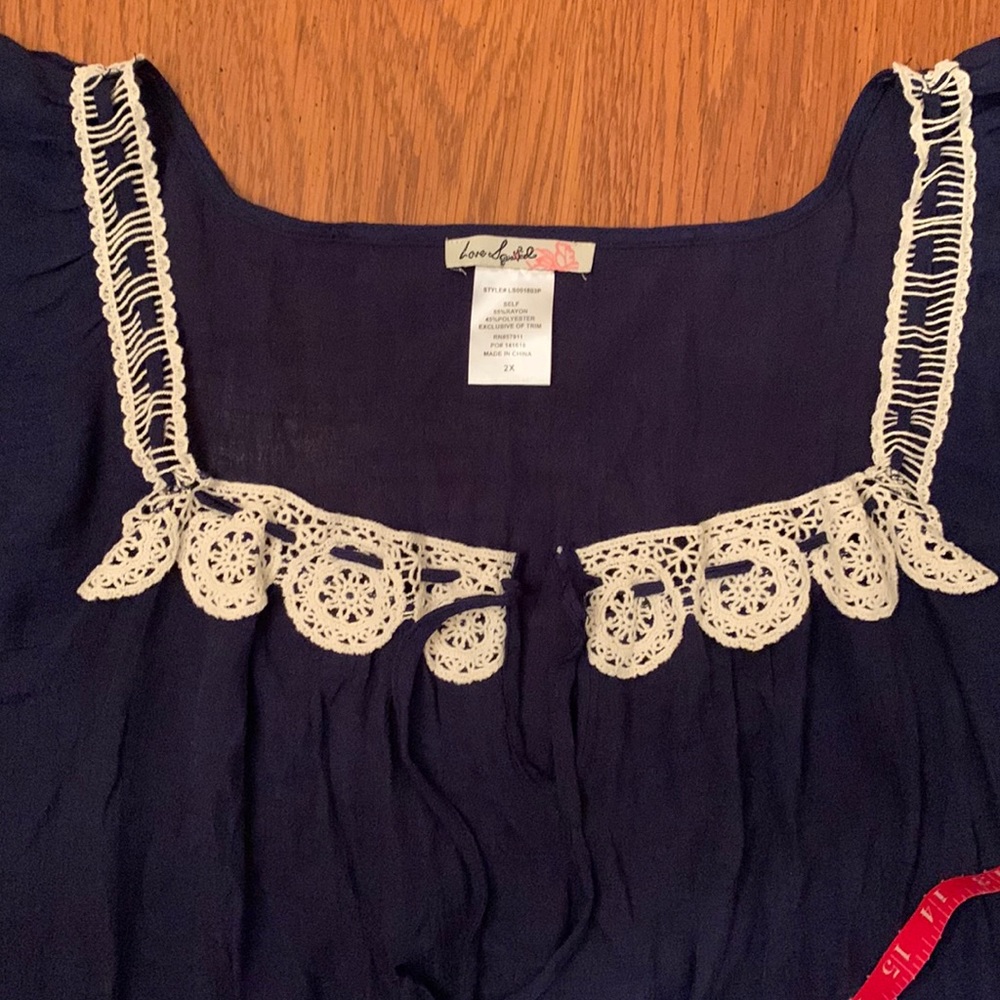 Plus size top - Picture 6 of 6
